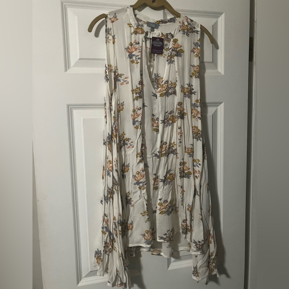 Vizio White Floral Blouse/dress